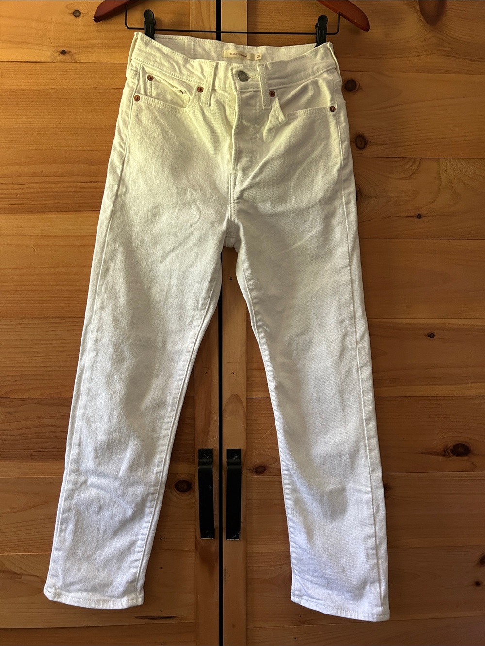 Levi's Wedgie Straight White Jeans size 27